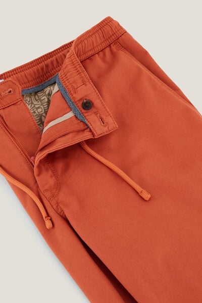 Chinobermuda met elastische taille