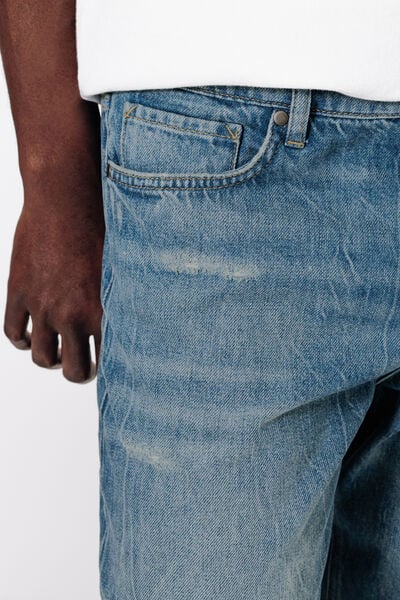 Jean loose