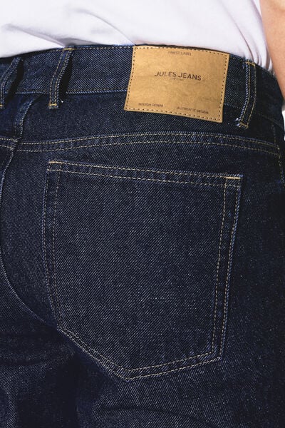 Tapered fit jeans